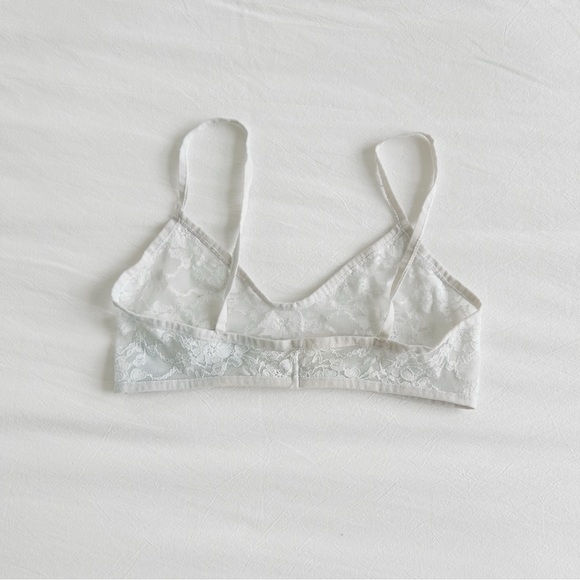 WHITE PETITE LACE BRALETTE! - Picture 2 of 2